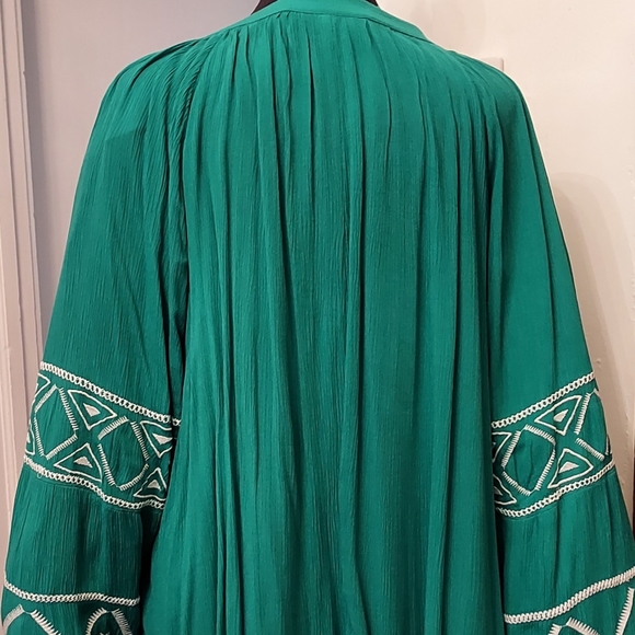 Top - Picture 2 of 3